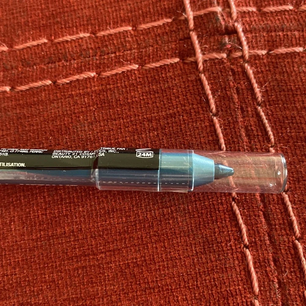 3/$15 🆕LA GIRL: Shockwave Metallic Eye Liner- Ocean